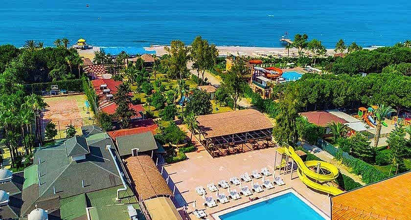 Clover Magic Garden Beach