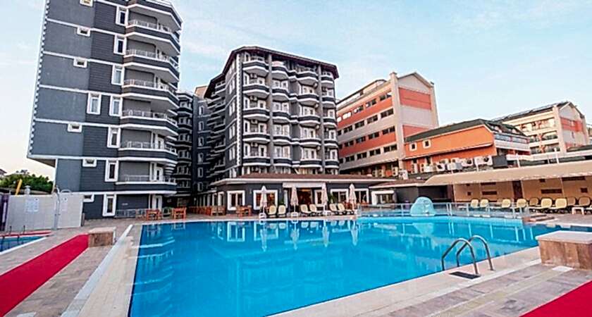 Clover Magic Garden Beach