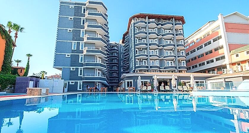 Clover Magic Garden Beach