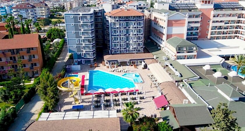 Clover Magic Garden Beach