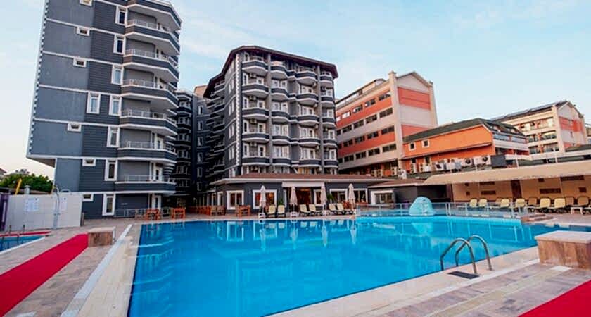 Clover Magic Garden Beach