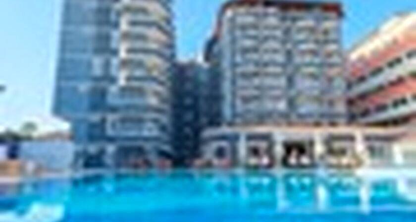 Clover Magic Garden Beach